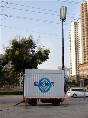 सेल ऑन व्हील्स टेलिस्कोपिक मोबाइल कम्युनिकेशन टॉवर