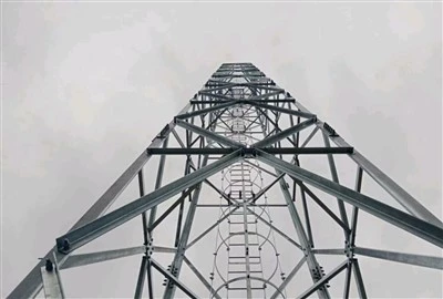 सेल्फ स्टैंडिंग कम्युनिकेशन टॉवर